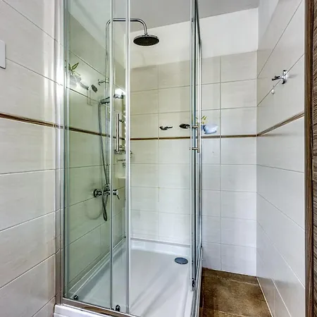 Lumare Aqua - Pool, Jacuzzi & Garden Zelena Laguna